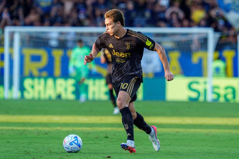 Arsenal could sign two forwards worth up to £200 million next summer transfer window
