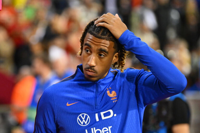 Leny Yoro: Arsenal emerge as surprise suitors for “unsettled” Man Utd star